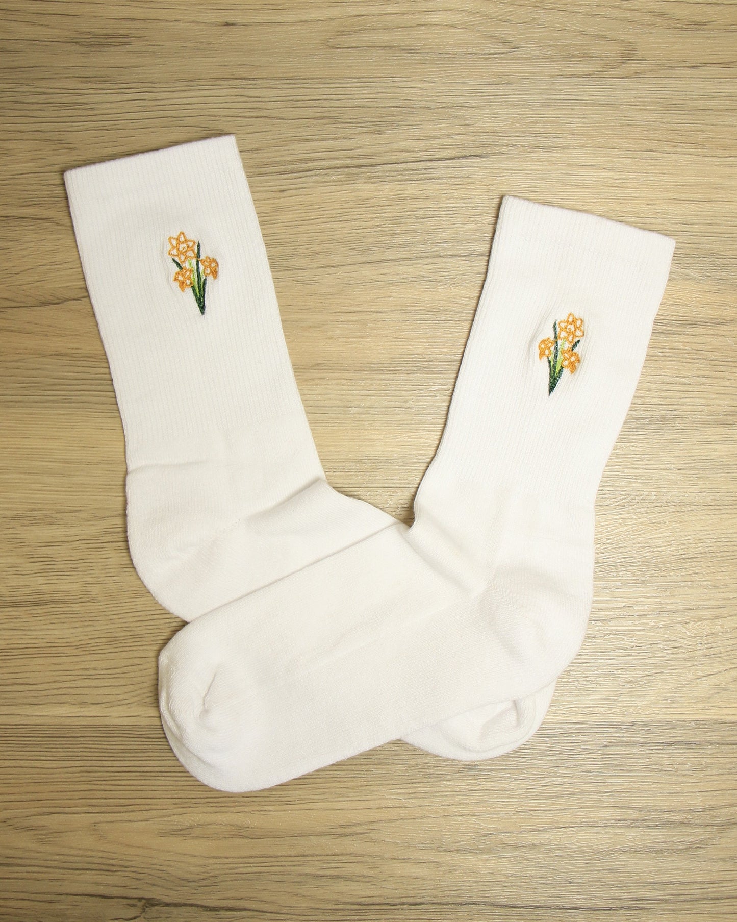 Embroidered Crew Socks