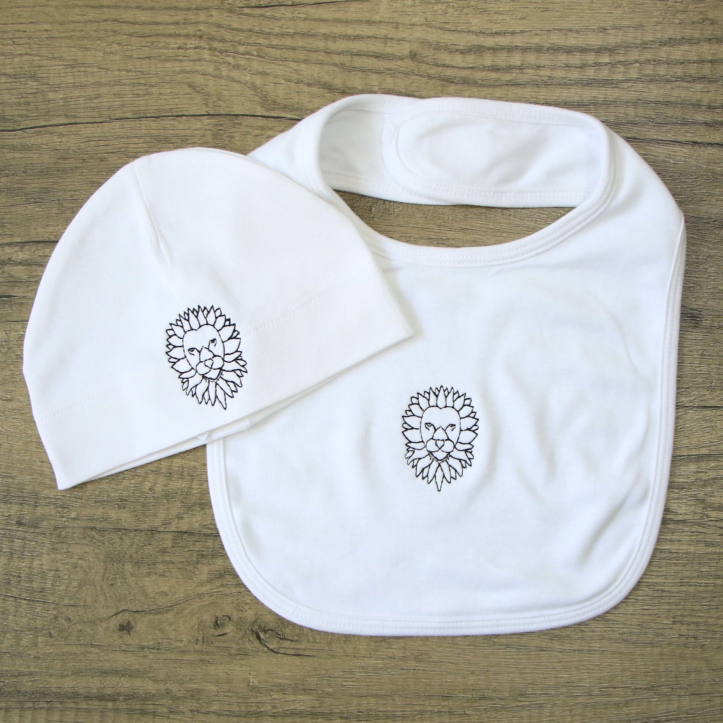 Lion Hat & Bib Set